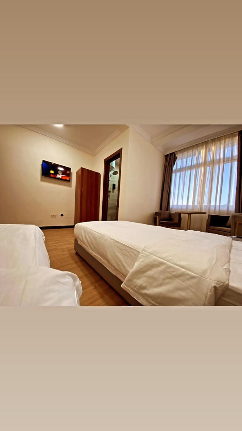 Social House Bed & Breakfast Addis Ababa Bagian luar foto