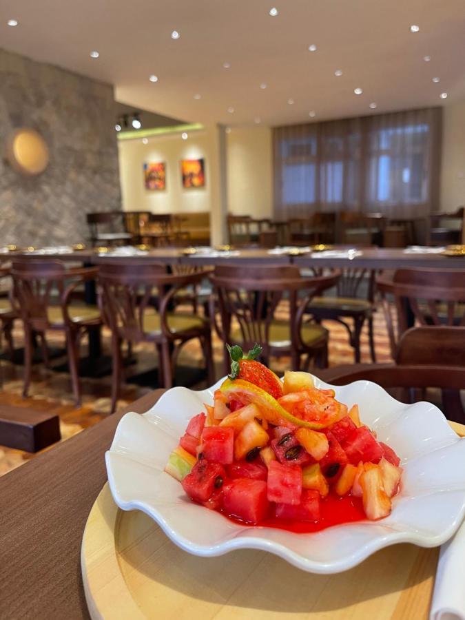 Social House Bed & Breakfast Addis Ababa Bagian luar foto