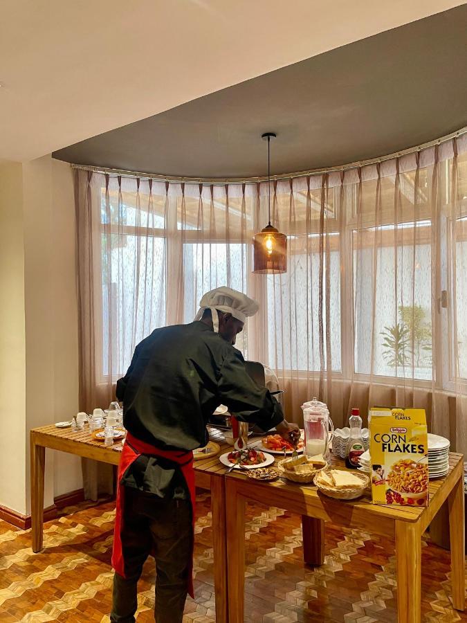 Social House Bed & Breakfast Addis Ababa Bagian luar foto