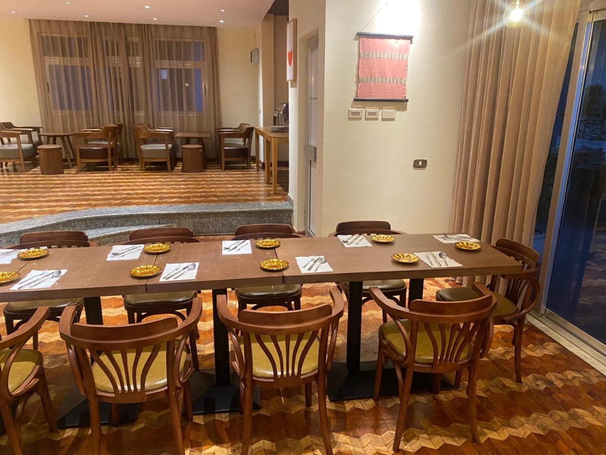 Social House Bed & Breakfast Addis Ababa Bagian luar foto