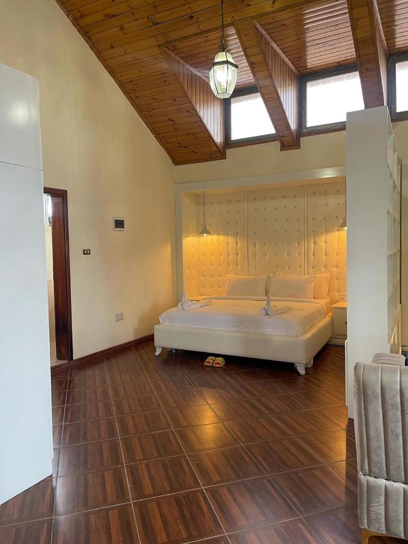 Social House Bed & Breakfast Addis Ababa Bagian luar foto