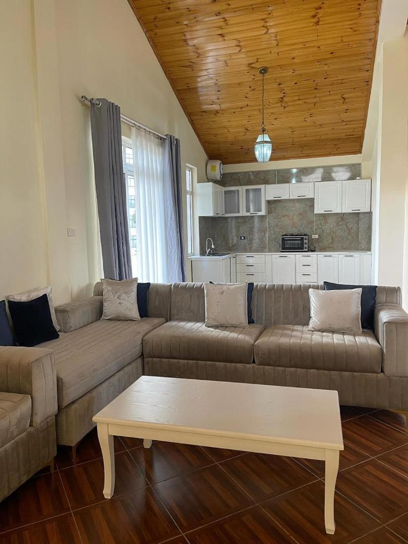 Social House Bed & Breakfast Addis Ababa Bagian luar foto