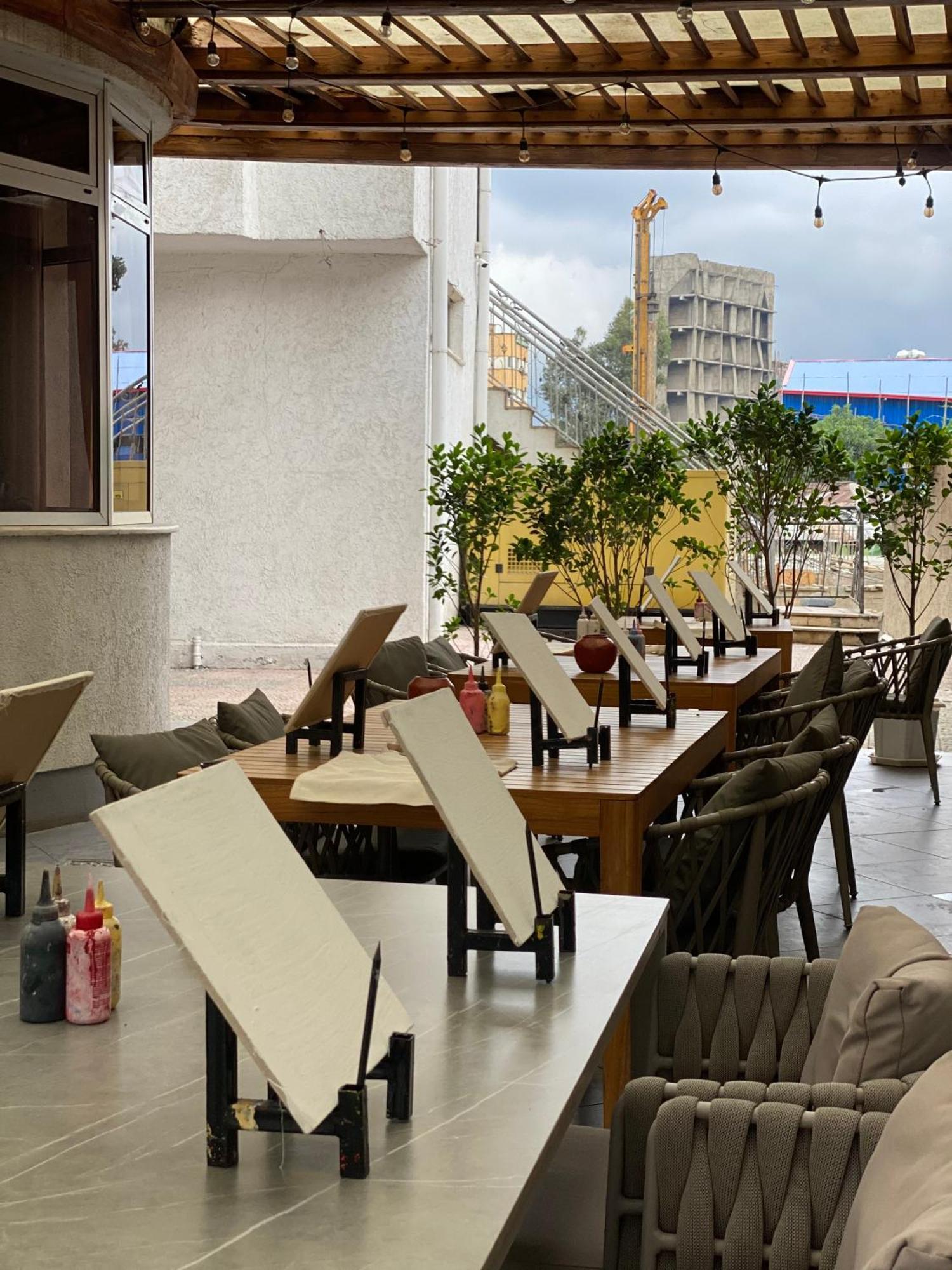 Social House Bed & Breakfast Addis Ababa Bagian luar foto