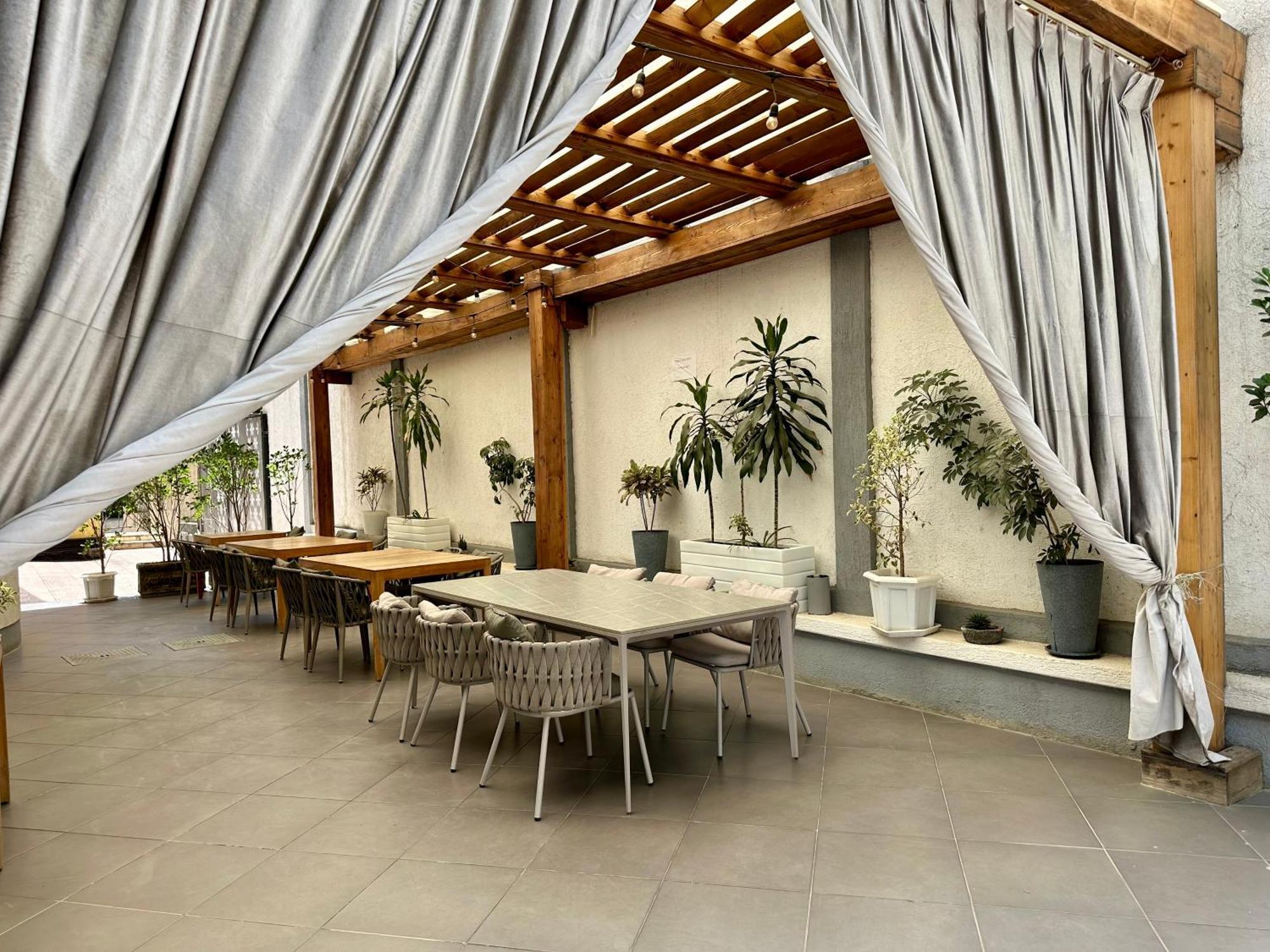 Social House Bed & Breakfast Addis Ababa Bagian luar foto
