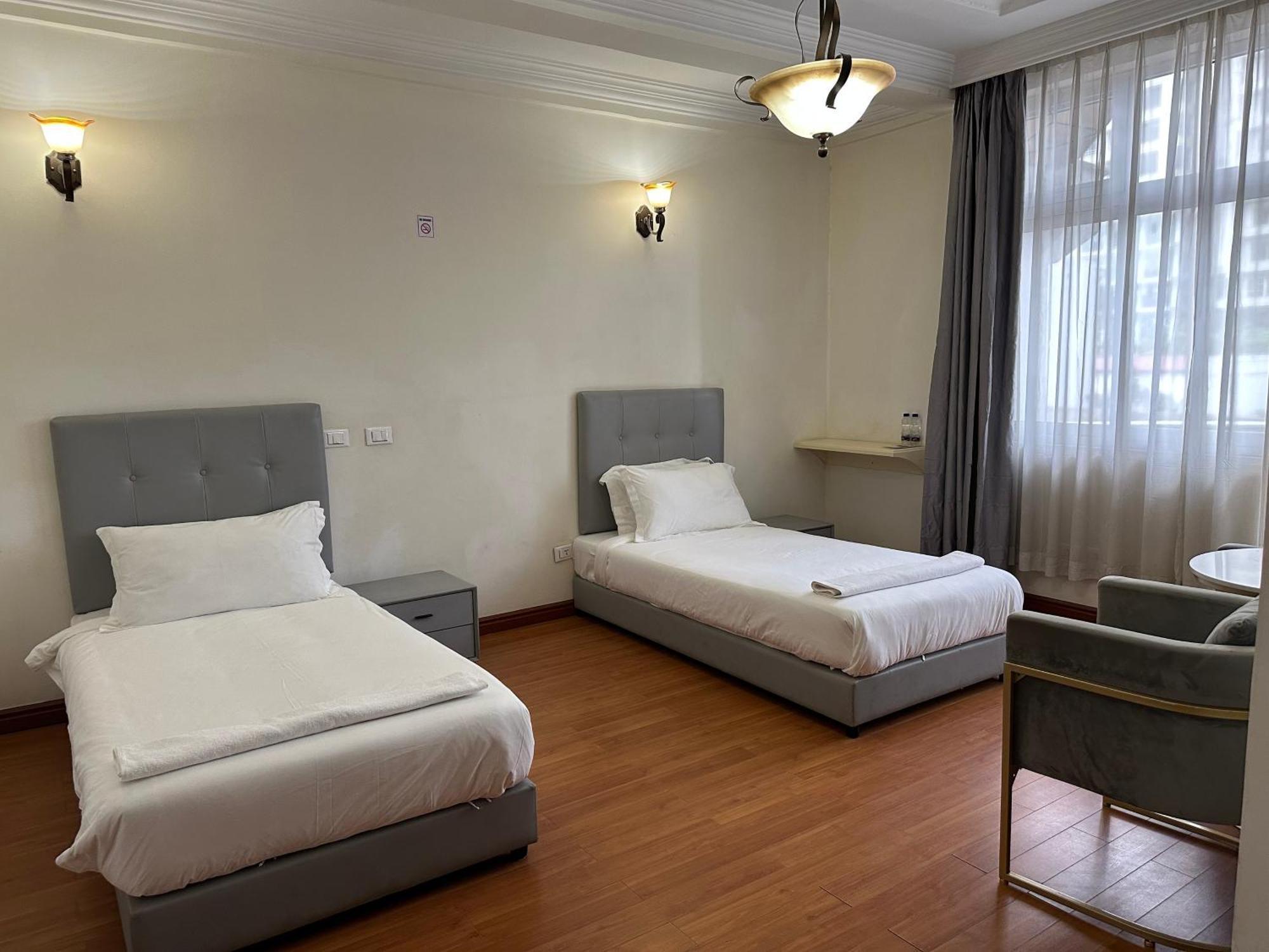 Social House Bed & Breakfast Addis Ababa Bagian luar foto