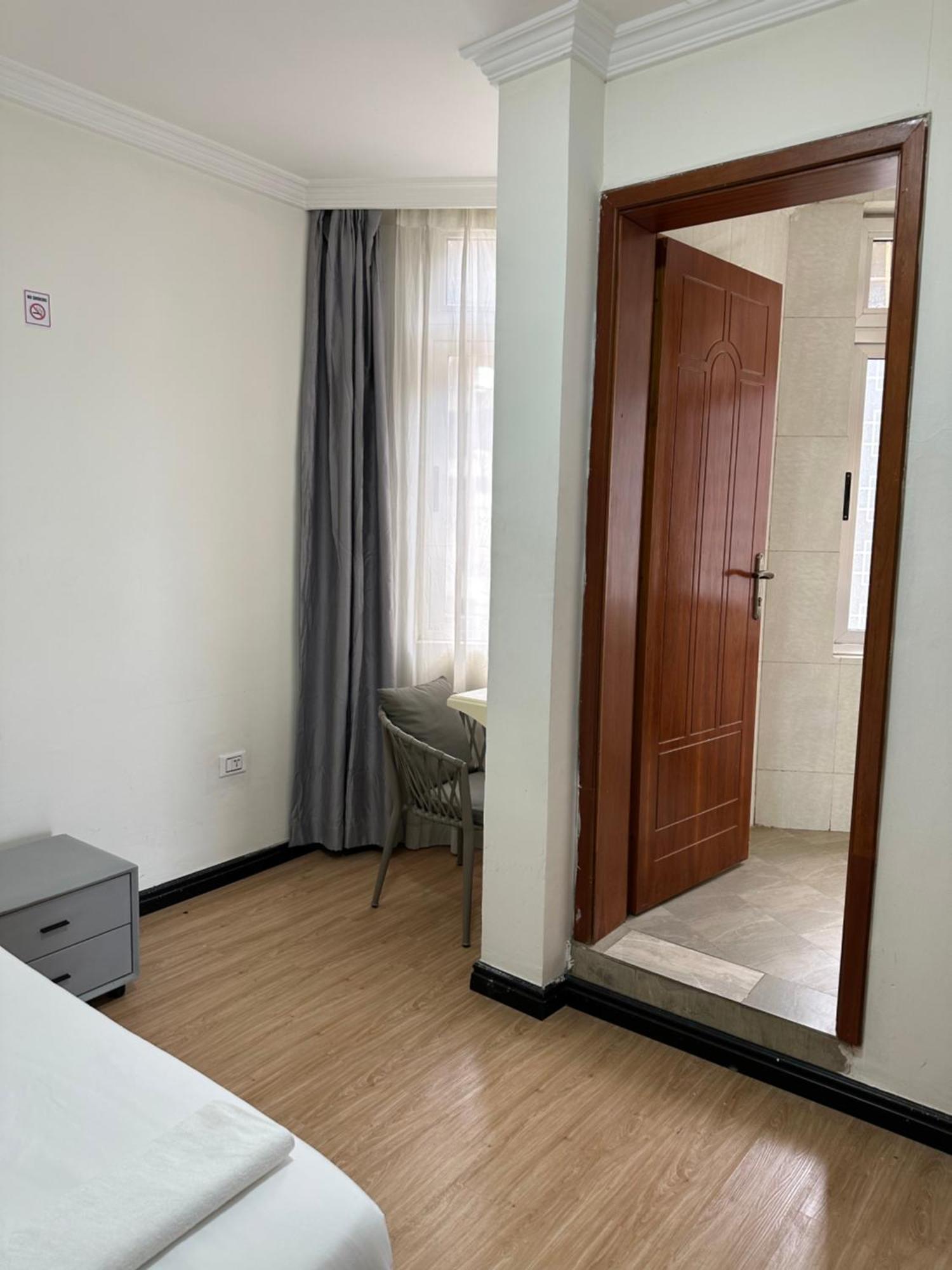 Social House Bed & Breakfast Addis Ababa Bagian luar foto